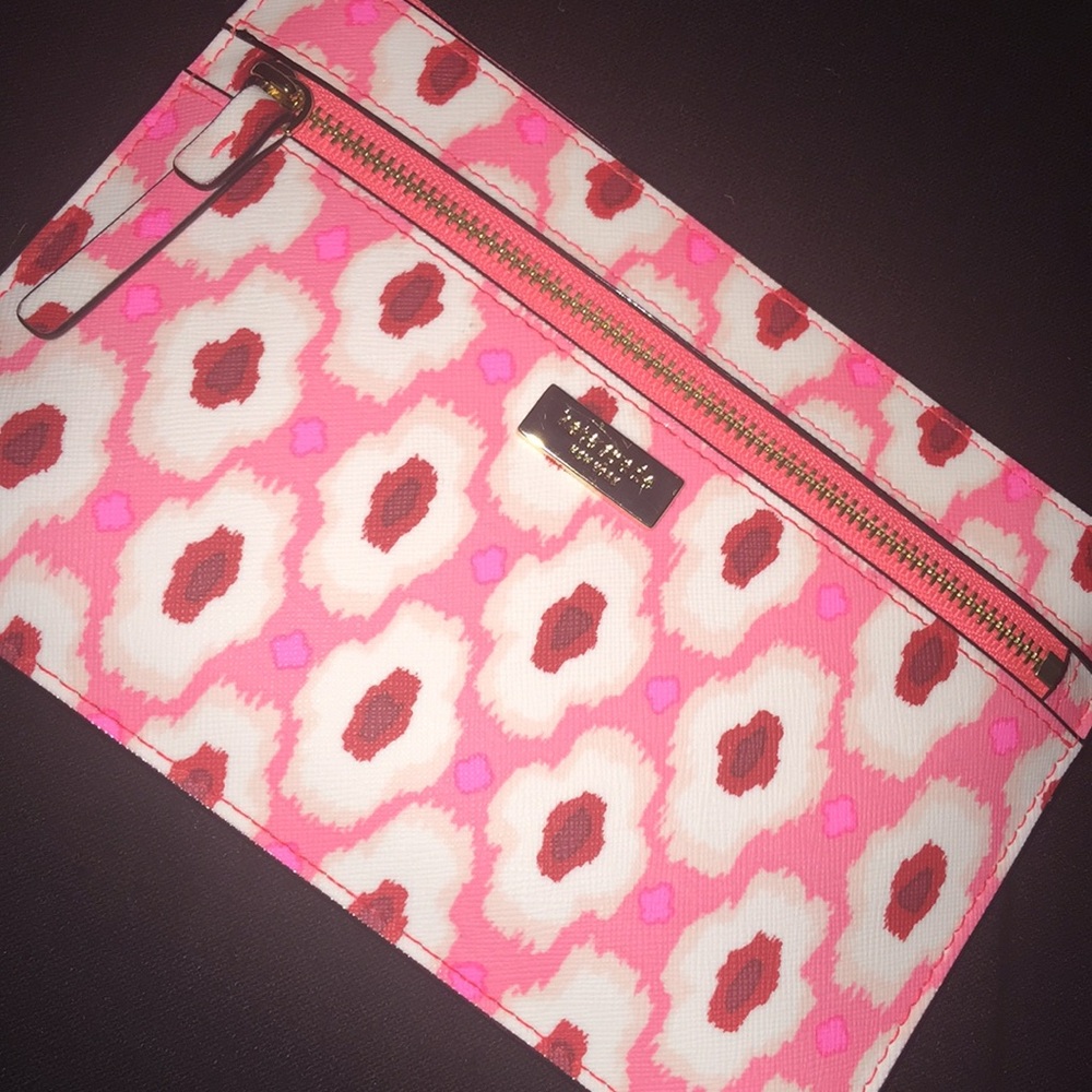 🎒👛🎒Kate Spade Wristlet🎒👛🎒 - Picture 2 of 5
